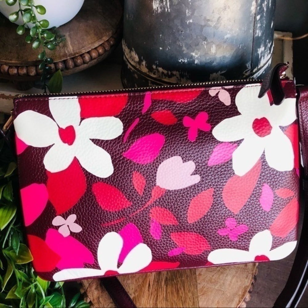 Kate Spade Floral Triple Gusset Leather Crossbody Bag Forest Flower Print NWT - Picture 3 of 6